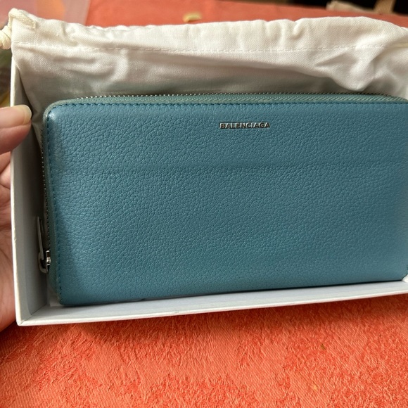 Balenciaga Round Zip Wallet Blue Soft Leather - Picture 15 of 15